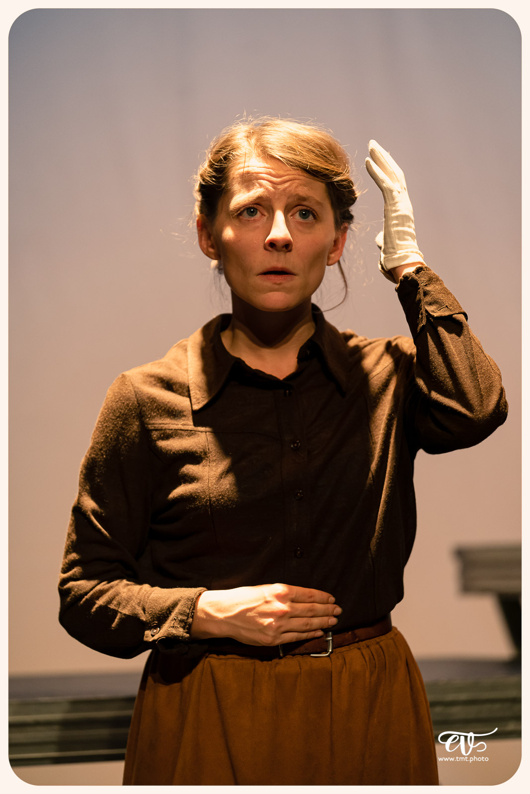 LA MESNIE H. - UN JOUR D'ÉTÉ